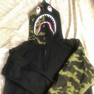 Bape zip up size medium